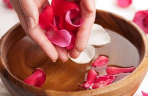 薔薇水の効能と作り方