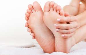 足の臭いに効く自然療法