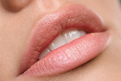 唇の乾燥に効く自然療法