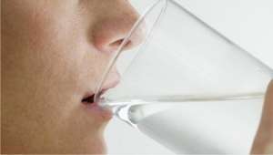 空腹時に水を飲むことで得られる/メリット