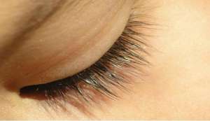 自宅でできる！綺麗なまつげを得る方法