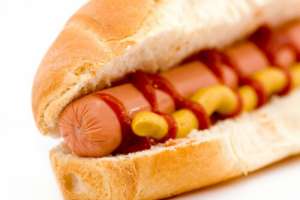 ホットドッグを食べると/ガンになる?!