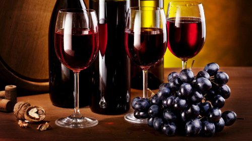 ブドウと赤ワイン