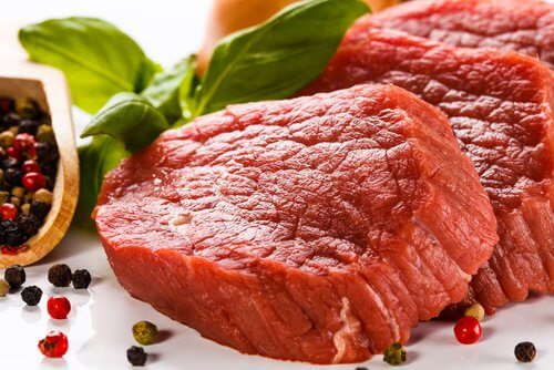 夜に食べない方がよい食べ物：赤肉