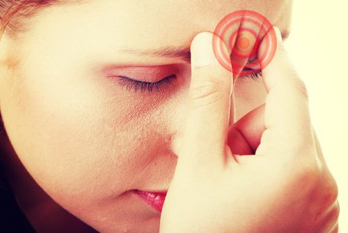 女性の偏頭痛:原因と治療方法 女性の偏頭痛:原因と治療方法