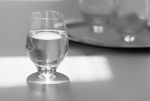 水