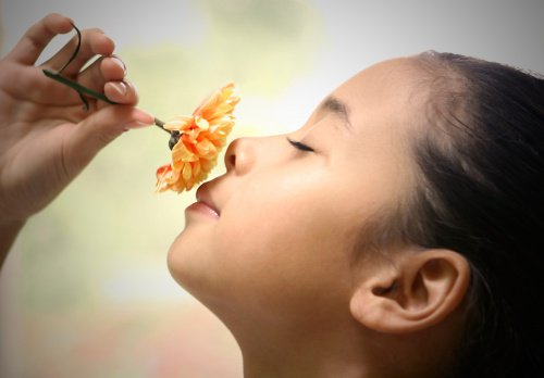 3-girl-with-flower