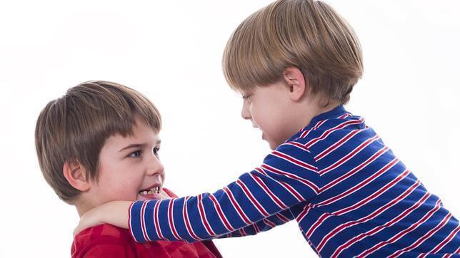 children-fighting