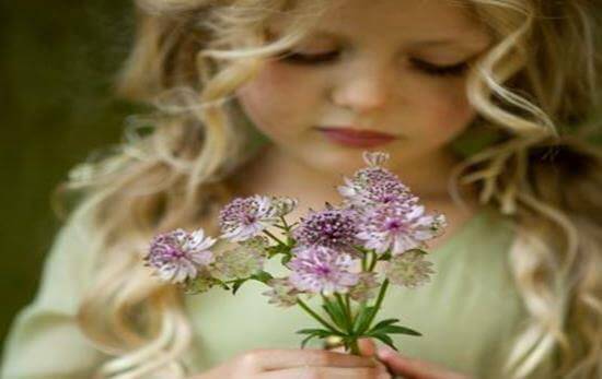 girl-with-flowers