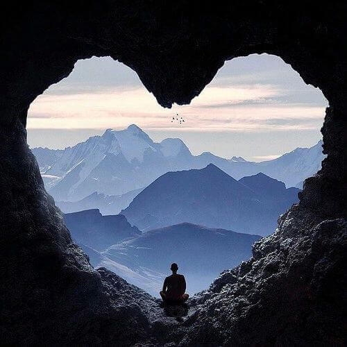 2-heart-in-a-mountain