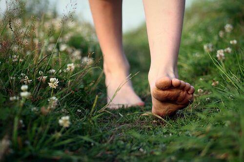 barefoot-woman-walking-freely