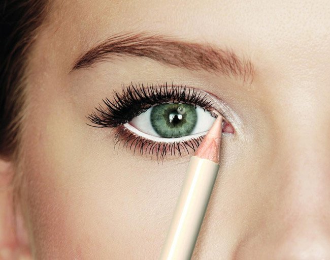 white-eyeliner