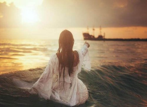 海と女性