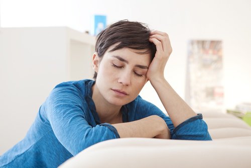 肝臓に毒素が蓄積されていることを示す9つのサイン