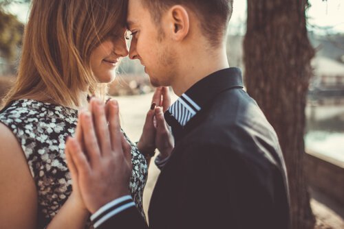 2-couple-in-love