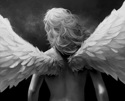 4-woman-with-wings