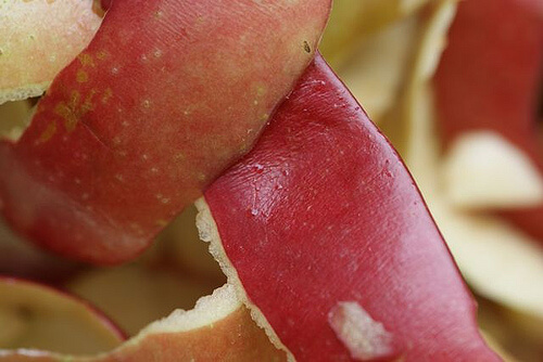 apple-peels-help-weight-loss
