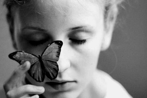 copy-of-woman-butterfly-face