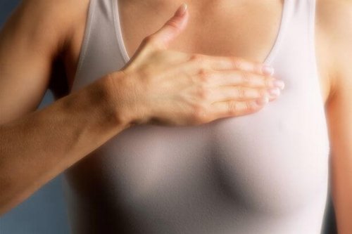 専門家に聞く！  高濃度乳腺の女性はマンモグラフィーを毎年受診するべきか