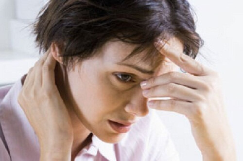睡眠不足が引き起こす8つのこと