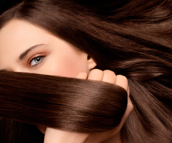 美しい髪の女性