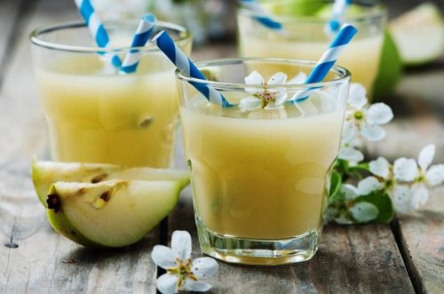 jugo-de-pera-500x331