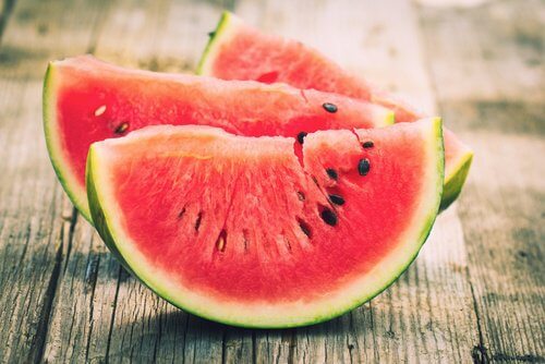 お腹の張りとスイカ