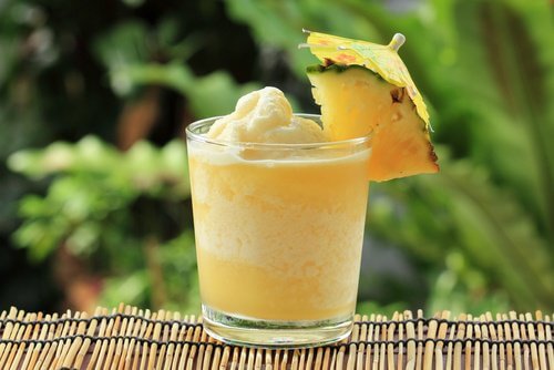 Pineapple-smoothie
