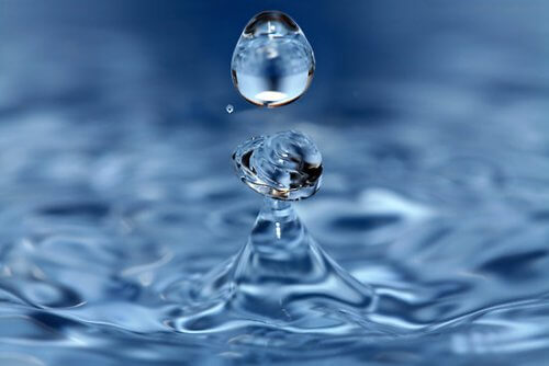 水