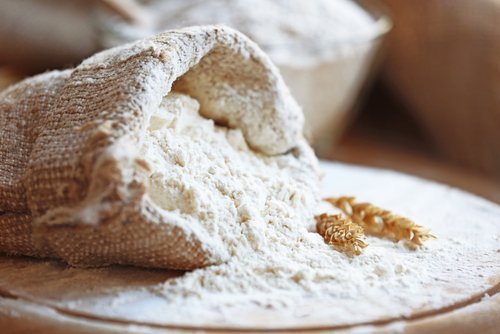 小麦粉を使った食品を夕食に食べるのは体に悪いってホント？