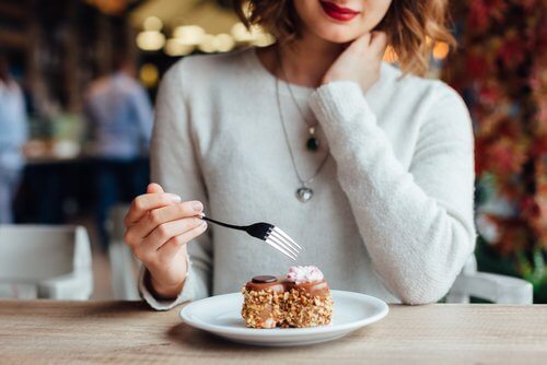 食後に避けるべき7つのこと