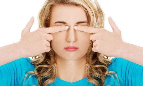 目のケアをしながら頭痛を予防する7つのエクササイズ