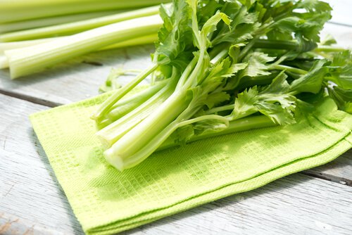 コレステロール値をコントロールするセロリ