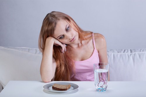 食欲のない人