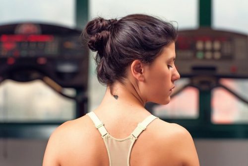 首の横向き運動