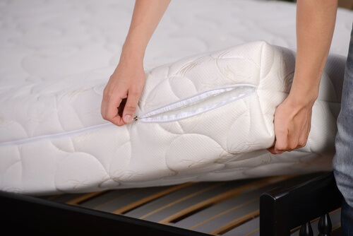 マットレスと枕を簡単に消毒・洗浄する方法