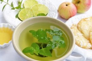 体のデトックスをしてくれる６つのお茶