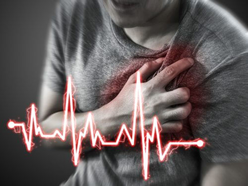 心窩部痛が心疾患の可能性も