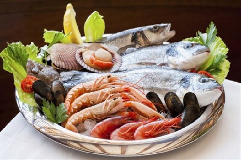 新鮮な魚介類