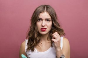 パサついたダメージヘアに悩んでる？　パサついた髪に効果的な3つのナチュラルケア