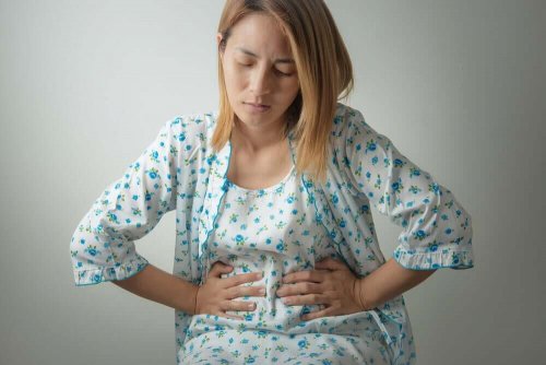 女性の腹痛