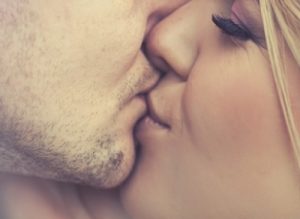 キスで移りやすい5つの感染症