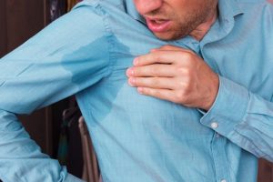 服についた汗のシミをとる方法5選