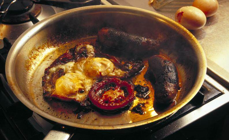 焦げたフライパン