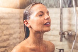 午前中に浴びる冷たいシャワーで得られる7つの効果