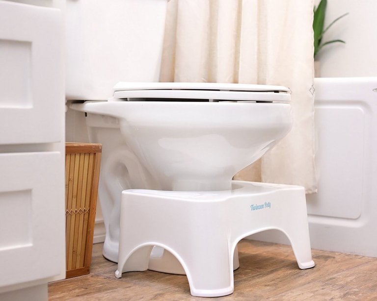 トイレと足のせ台