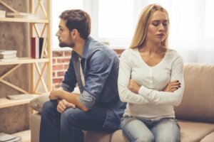愛し合っていないのに一緒にいる二人