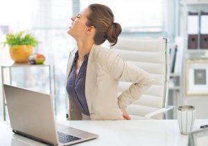 背中の痛みを引き起こす6つの健康問題