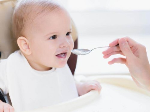 生後9か月の赤ちゃんに与えるべきではない食品