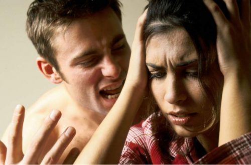 言葉の虐待の被害者に起こる6つの症状